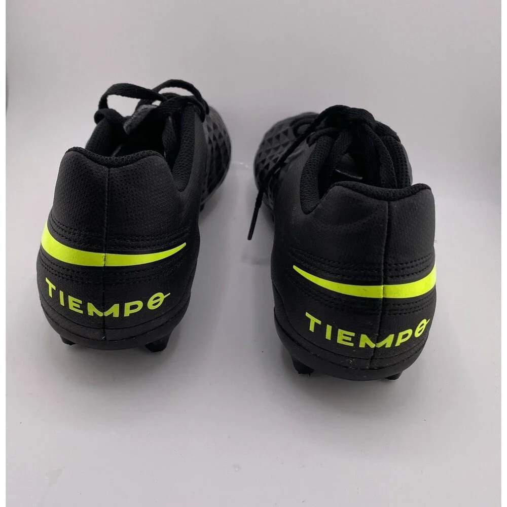 Nike Soccer Cleats Shoes Boys Size 4.5Y Black Tiempo Legend 8 Club AT5881-070